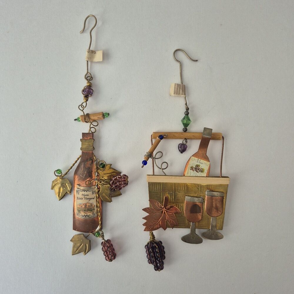 Tuscan 2 PC Hanging Metal Wine Bottle Grapes Wall Art Kitchen Decor New w/ Tags